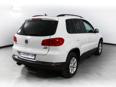 Volkswagen Tiguan 1.4 TSI BlueMotion MT (122 л. с.)