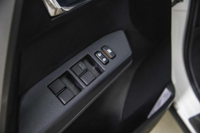 Toyota RAV4 2.0 CVT 4WD (146 л. c.)