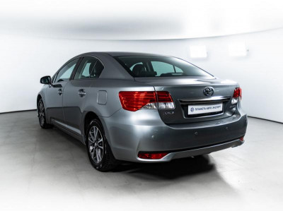 Toyota Avensis 1.8 CVT (147 л. с.)