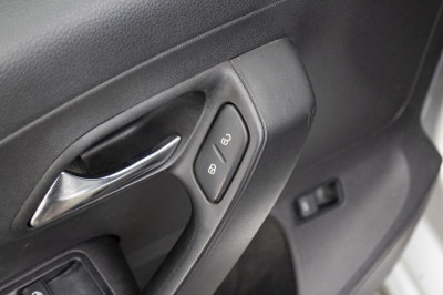 Volkswagen Polo 1.6 MT (105 л. с.)