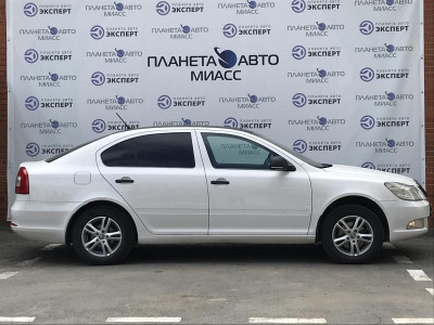 ŠKODA Octavia 1.6 MPI MT (102 л. с.)