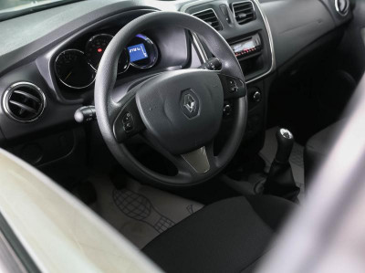 Renault Sandero 1.6 MT (82 л. с.)
