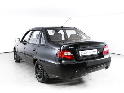 Daewoo Nexia 1.5 MT (80 л. с.)