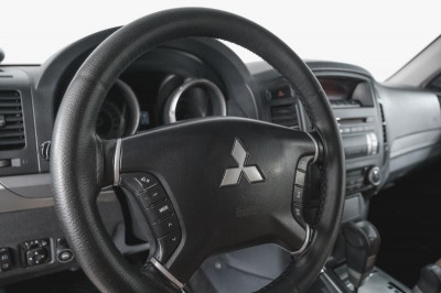 Mitsubishi Pajero 3.8 AT (250 л. с.)