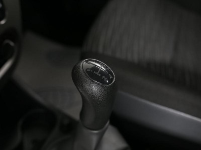 Renault Logan 1.6 MT (84 л. с.)
