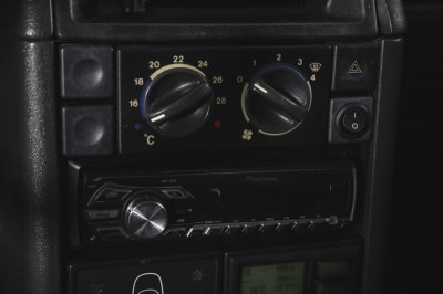 LADA 2111 2111 Тарзан 1.7 MT (79 л.с.) 4WD
