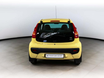 Peugeot 107 1.0 MT (68 л. с.)