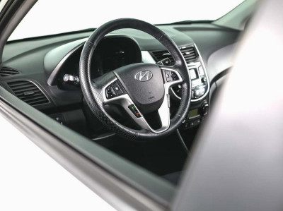 Hyundai Solaris 1.6 AT (123 л. с.)