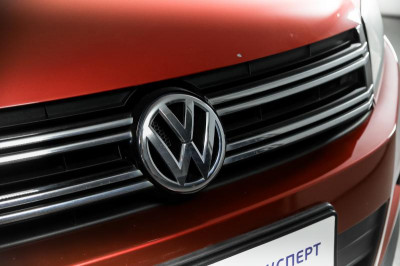 Volkswagen Tiguan 1.4 TSI BlueMotion DSG (150 л. с.)