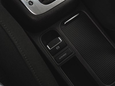 Volkswagen Tiguan 2.0d AT (140 л.с.) 4WD