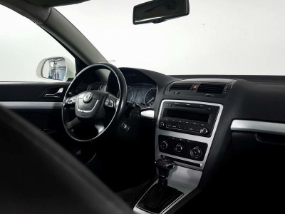 ŠKODA Octavia 1.6 MPI AT (102 л. с.)