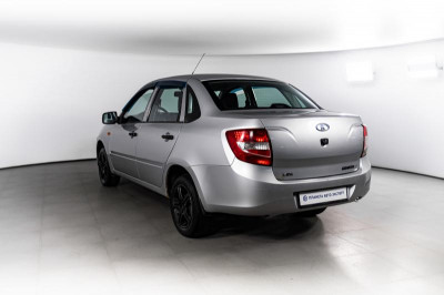 LADA Granta седан 1.6 AT 16кл (98 л. с.)
