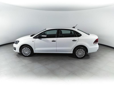 Volkswagen Polo 1.6 MPI AT (110 л. с.)