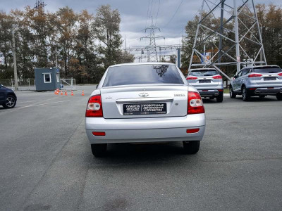 LADA Priora 1.6 MT 16 кл (Евро-3) (98 л. с.)
