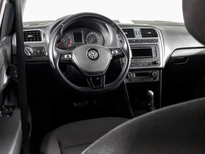 Volkswagen Polo 1.6 MPI AT (110 л. с.)