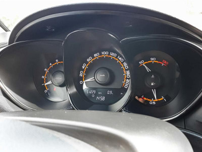 LADA Vesta SW 1.6 MT (106 л.с.)