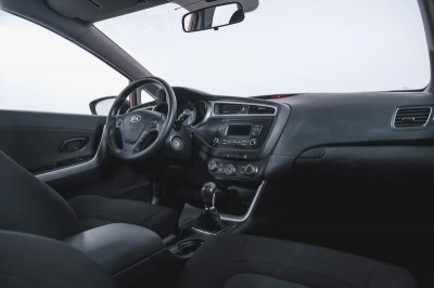 Kia ceed 1.4 MT (100 л. с.)