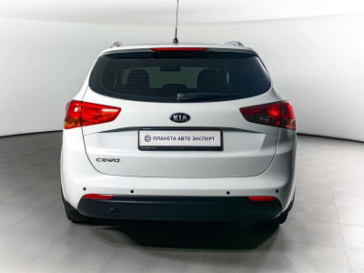 Kia ceed SW 1.6 AT (130 л. с.)
