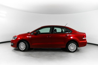 Volkswagen Polo 1.6 MPI AT (110 л. с.)