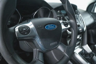 Ford Focus 1.6 MT (125 л. с.)