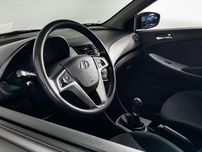 Hyundai Solaris 1.4 MT (107 л. с.)