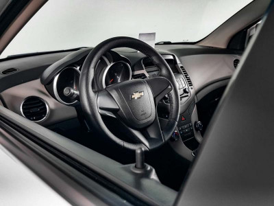 Chevrolet Cruze 1.6 MT (113 л.с.)