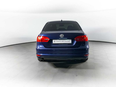 Volkswagen Jetta 1.6 AT (105 л. с.)