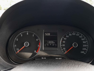 Volkswagen Polo 1.6 MPI MT (110 л. с.) Highline