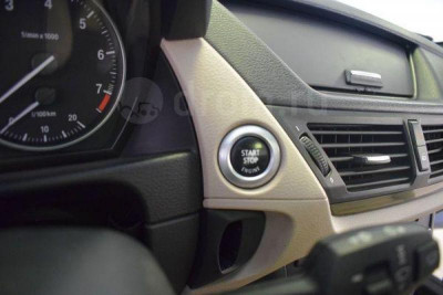 BMW X1 28i 3.0 AT (258 л.с.) 4WD